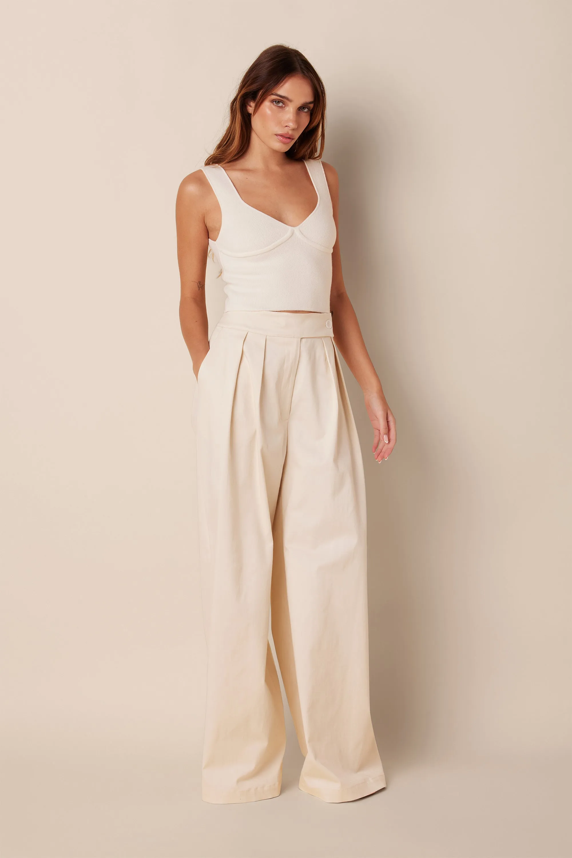 BROOKLYN HIGH RISE PLEATED TWILL PANT | GARDENIA