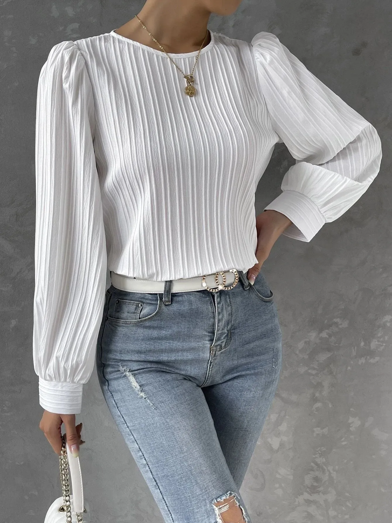 Eefje - Casual Blouse Round Neckline