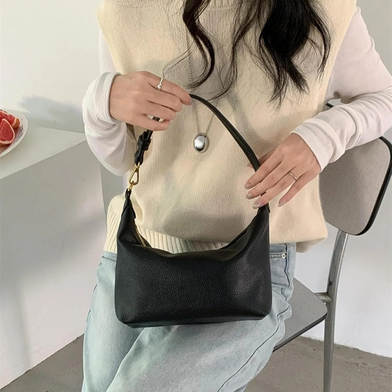 Fashionable Bucket Bag for Women and Girls PU Leather Shoulder Purse Armpit Handbag Winter Underarm Bags