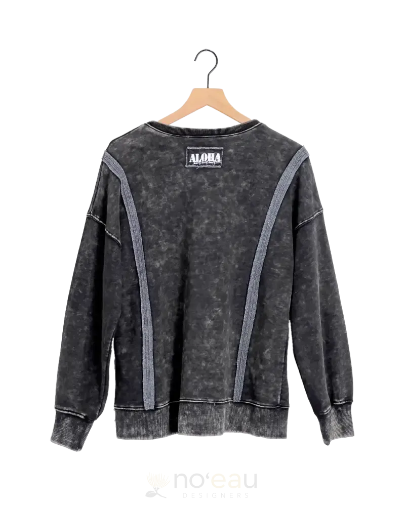 NOE X KAHIAU - Auamo Kuleana Sweater