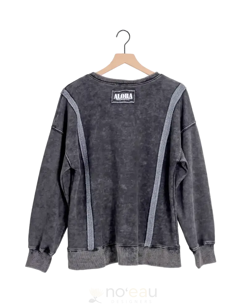 NOE X KAHIAU - Auamo Kuleana Sweater