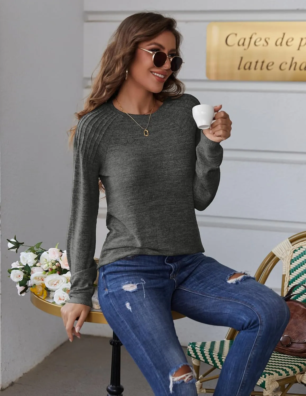 Sweatshirts for Women Trendy Crewneck Pleated Tunic Shirts Long Sleeve Fall Tops Fashion 2024