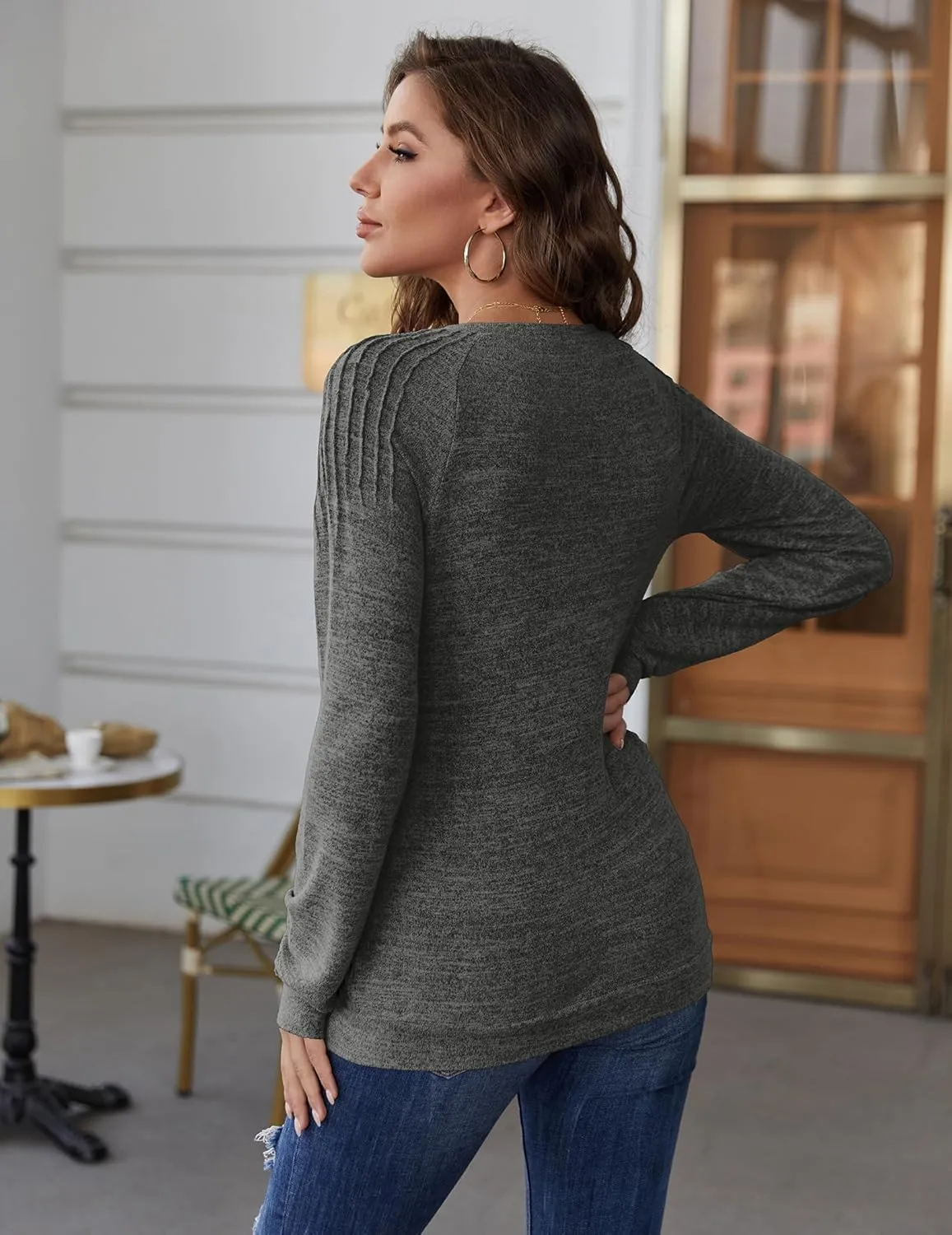 Sweatshirts for Women Trendy Crewneck Pleated Tunic Shirts Long Sleeve Fall Tops Fashion 2024